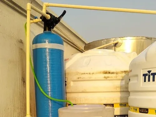Delhi: Filter vessel with storage tanks
