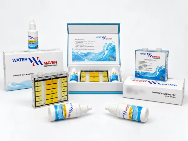 Water Maven chlorine colorimetric test kit: box, reagent bottles and colour comparator